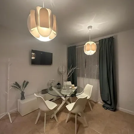 Esencia Apartment *